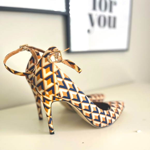 Madison Heels Ladies Size 9.5 Brown & Navy Blue Ankle Strap High Heels - Picture 4 of 9